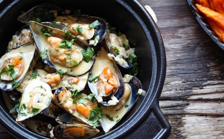 Mussel Pot 'N Sweet Potato Fries