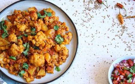 Spicy Potato & Cauliflower Curry