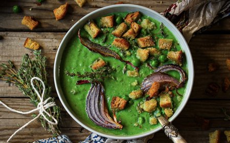 Creamy Broccoli & Pea Soup