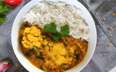 Dahl With Cauliflower & Spinach