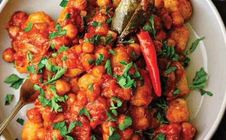 Smashed Potato Bites With Topped With Chickpea Masala